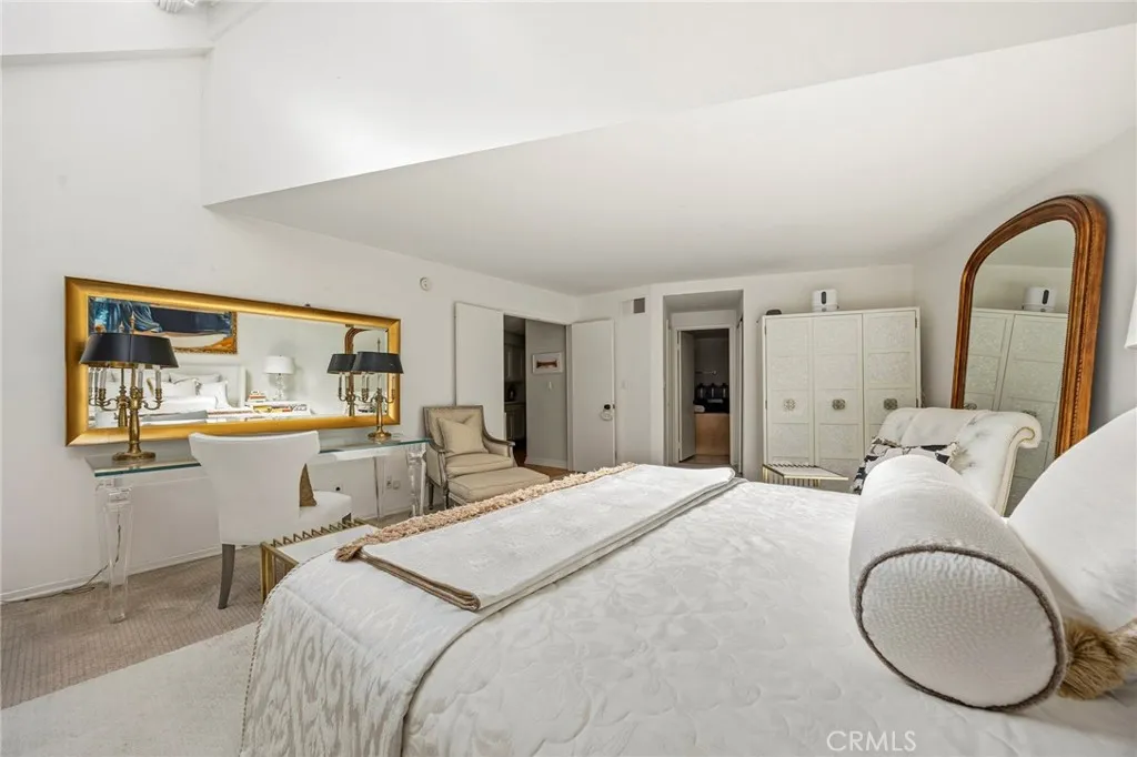 11687 Bellagio Road 12, Bel Air, California 90049 home-pic-28